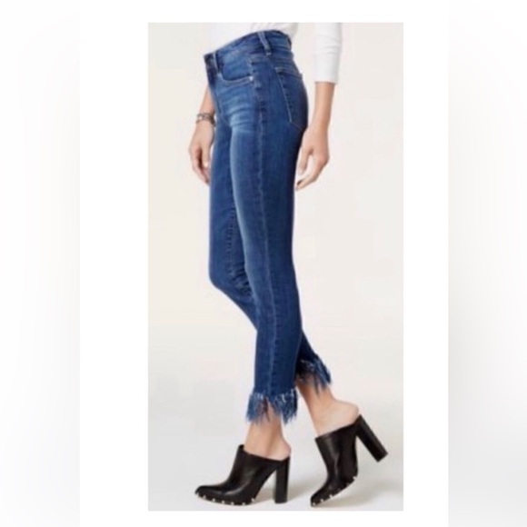 BlankNYC NWT 🎉host pickx3🎉Blank mid rise distressed fringe bottom skinny jeans - Picture 3 of 13